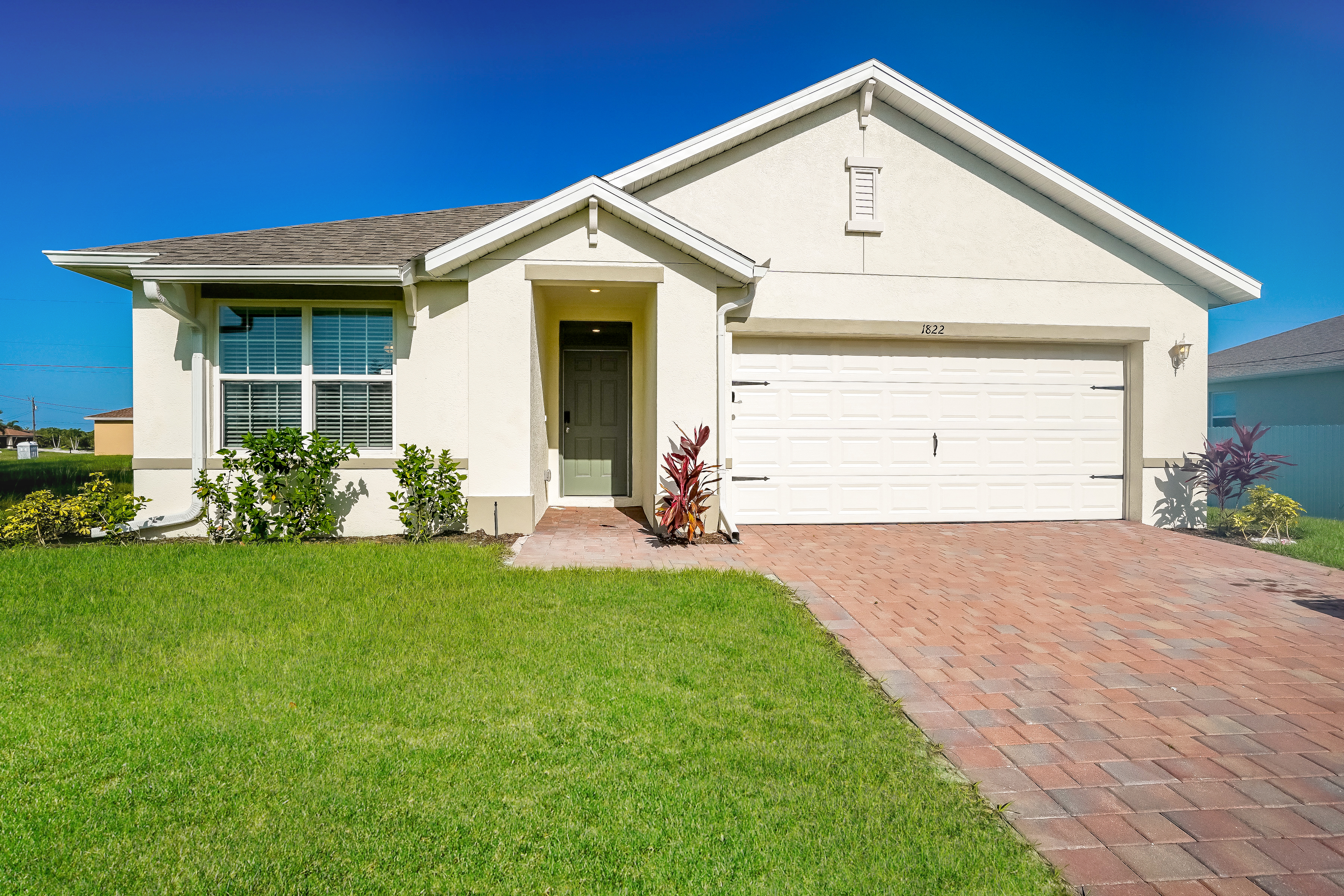 1822 NE 4th PL Cape Coral, FL 33909